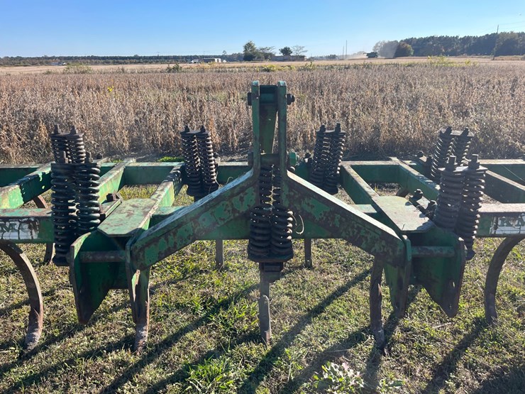 kmc-2-bar-chiesel-plow,-9-tooth,-16’-wide-bar-with-gauge-wheels,-located-at-276-jonestown-rd-snow-hill,-nc-call-252--531-8061-for-more-info.-image-3