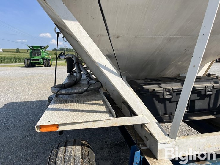 willmar-300-bushel-gravity-wagon-image-20