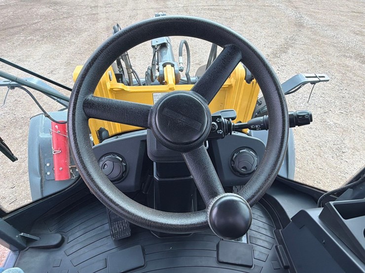 john-deere-324-image-41