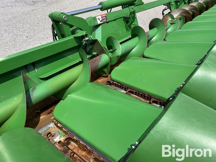 2024-john-deere-c12f-image-10