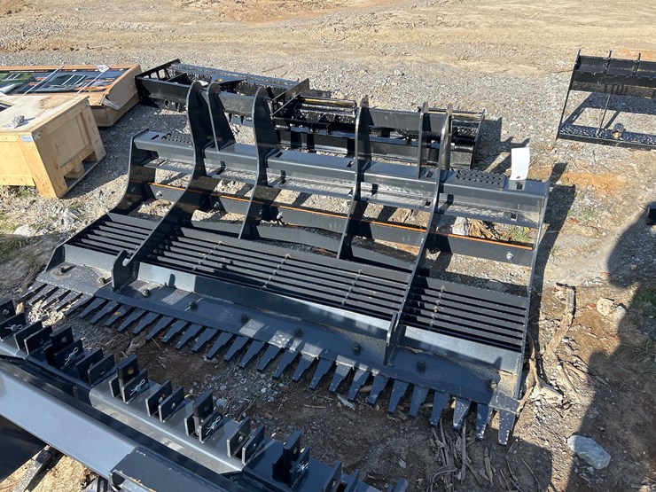 #48-•-72”-skid-steer-land-leveler-image-1