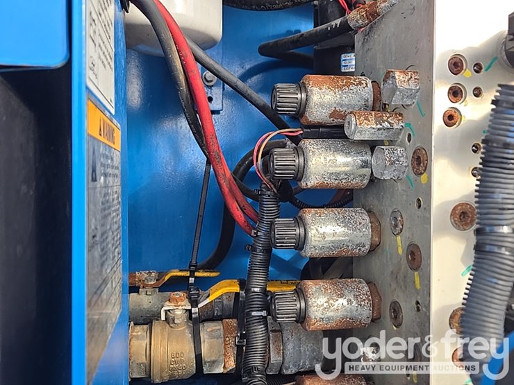 2015-genie-zx-135-image-114