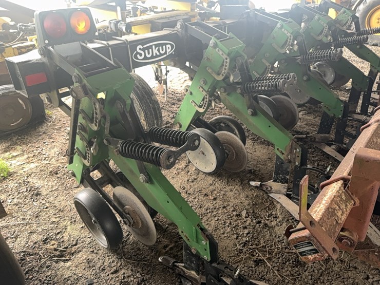 sukup-hi--residue-cultuvator-image-2