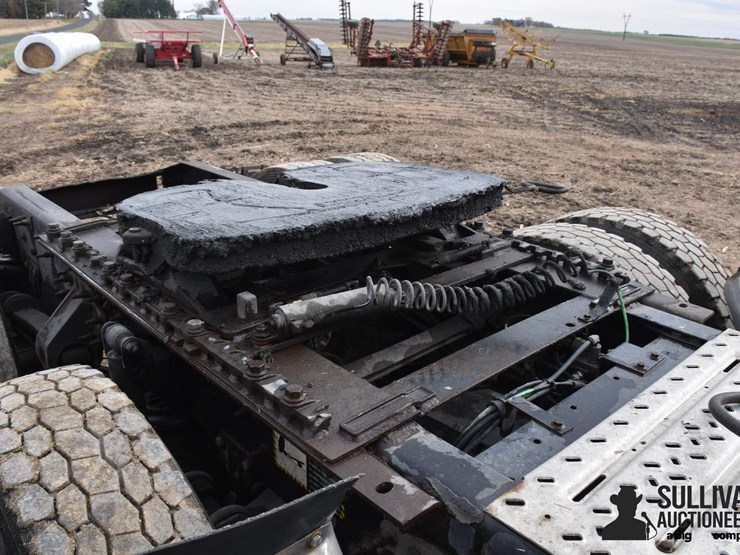 2011-mack-cxu613-t/a-truck-tractor-image-10