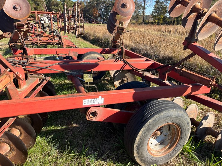 case-ih-3800-image-3