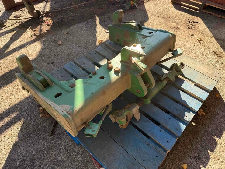 john-deere-quick-hitch-image-3