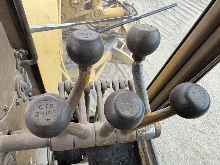 1974-caterpillar-140g-image-43