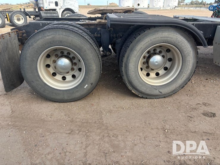 2000-caterpillar-10-image-34