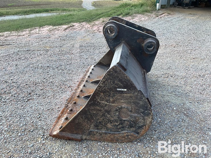 72"-c&p-excavator-bucket-image-5