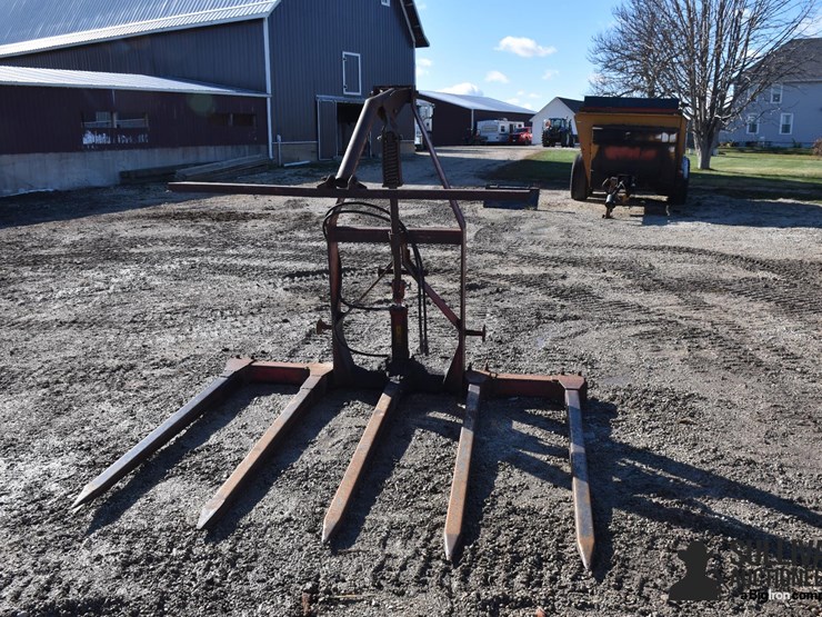 heston-3-pt-bale-mover-image-6