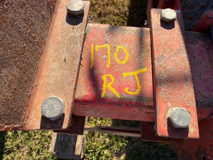 4-row-mechanical-6000-carousel-transplanter-on-a-178”x4”x7”-bar-located-at-1244-vandiford-thomas-rd-snow-hill-nc-call-252-532-8061-for-more-info-image-5