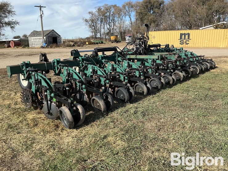 strip-cat-strip-tiller-image-7