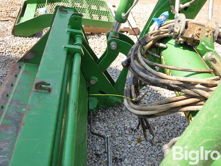 2021-john-deere-700m-image-15