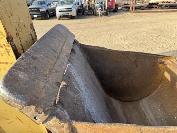 caterpillar-416b-image-39