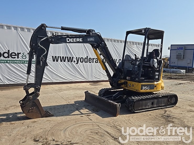 2019-deere-35g-image-1