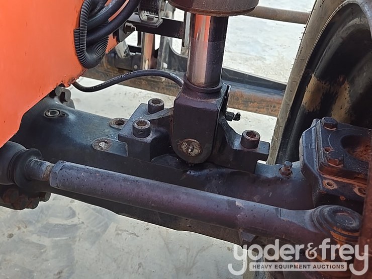 2016-sky-trak-8042-image-63