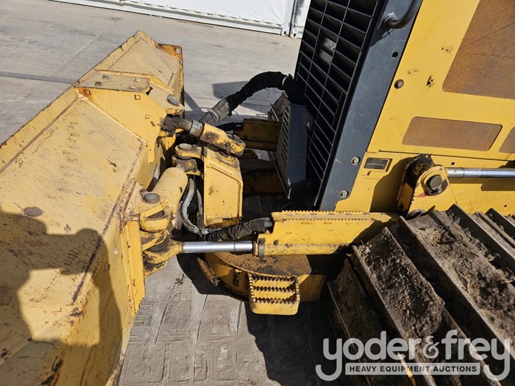 2015-deere-450j-image-17