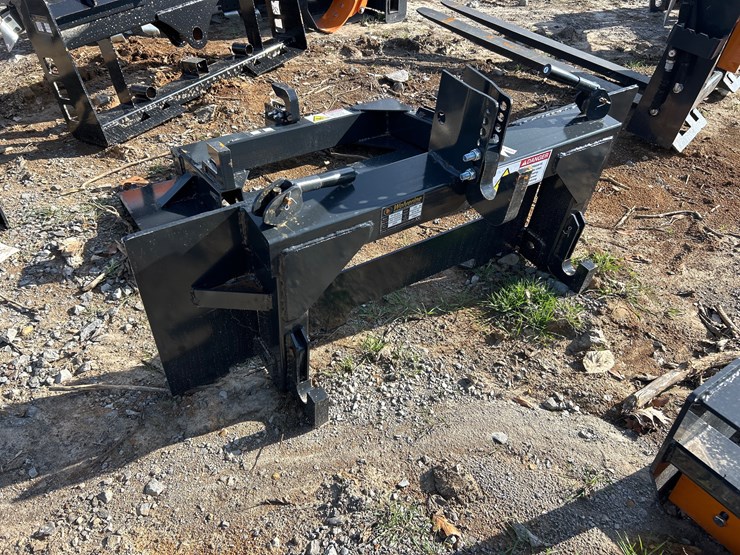 #43-•-skid-steer-to-3pt-quick-hitch-adapter-image-1