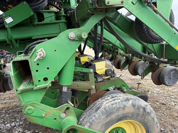 john-deere-1790-image-17