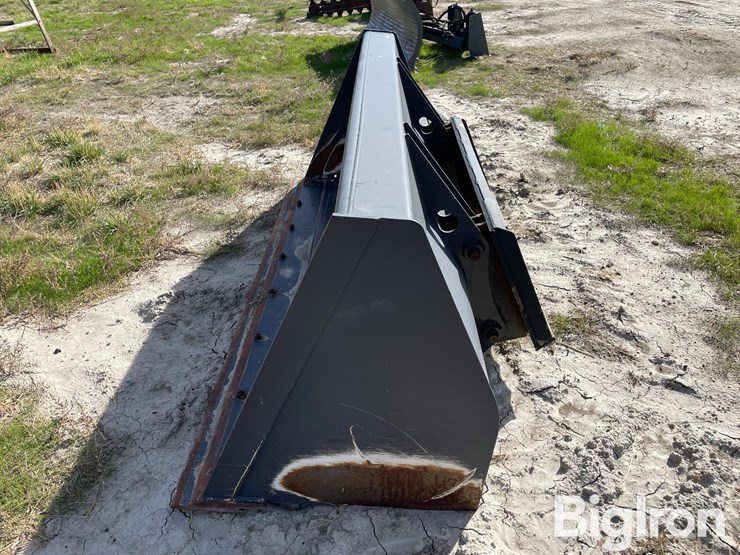 quick-attach-bucket-image-8