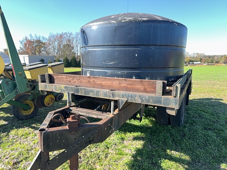 truck-body-with-hydraulic-cylinder,-still-in-place-with-poly-tank,-rinse-tank,-motor,-located-at-107-jernigan-swamp-rd.,-ahoskie,-nc-image-3