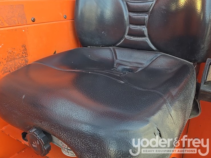 2016-sky-trak-8042-image-114