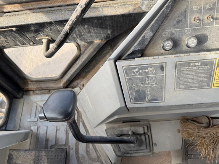 caterpillar-416b-image-52