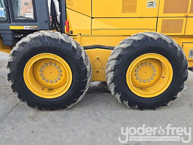 2017-deere-872g-image-81