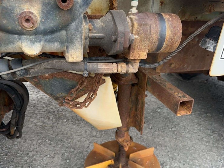 2010-international-7400-image-18