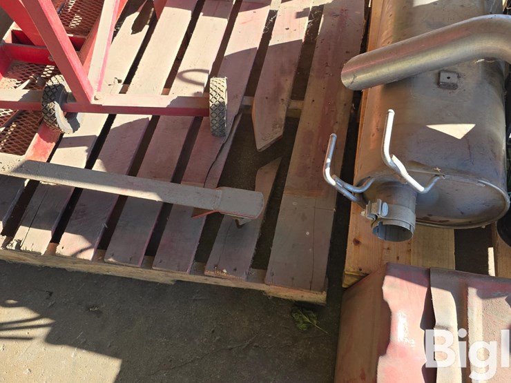 engine-stand-&-car-parts-image-16