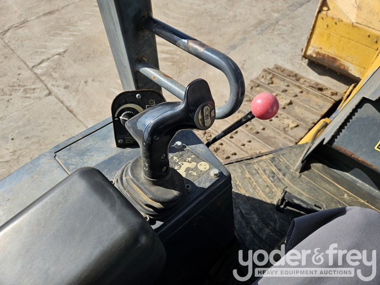 2015-deere-450j-image-30