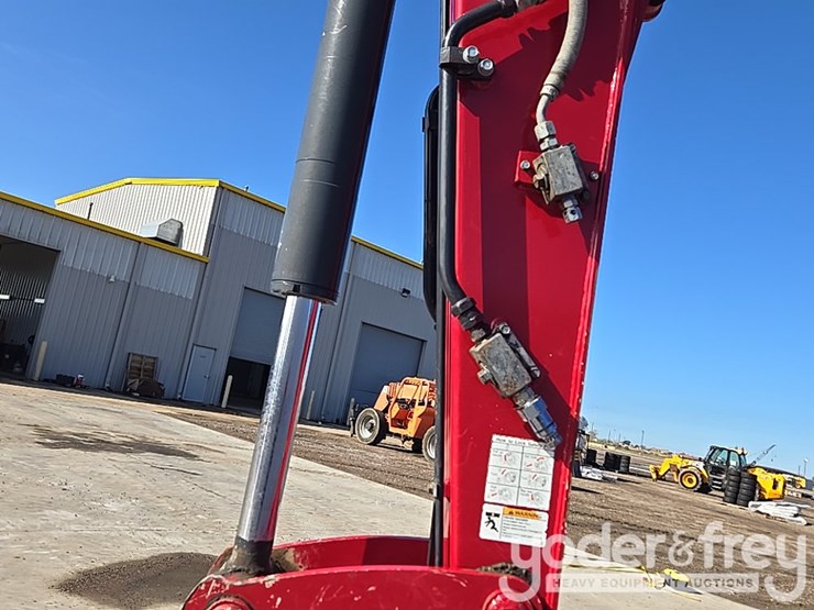 2022-yanmar-vio80-image-37