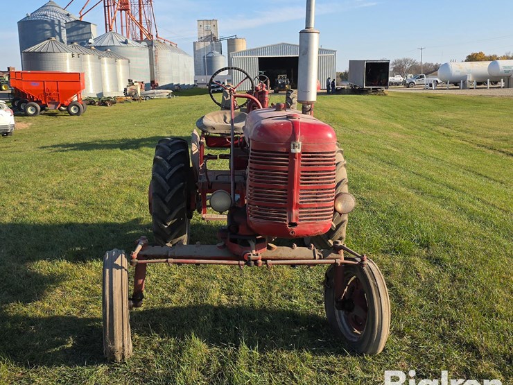 1953-farmall-super-a-2wd-tractor-image-2