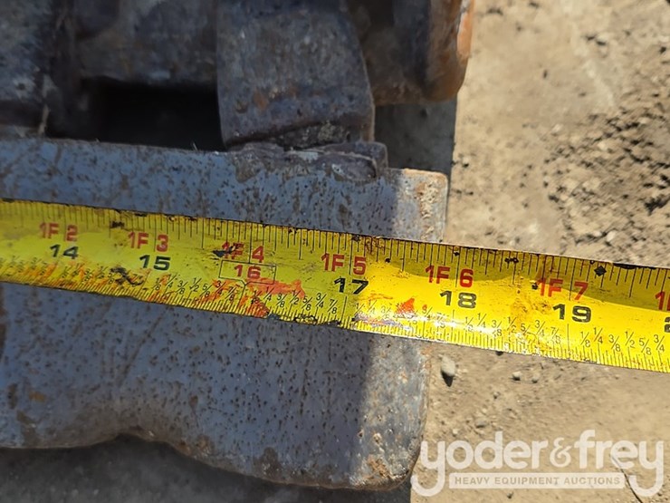 2020-deere-35g-image-13