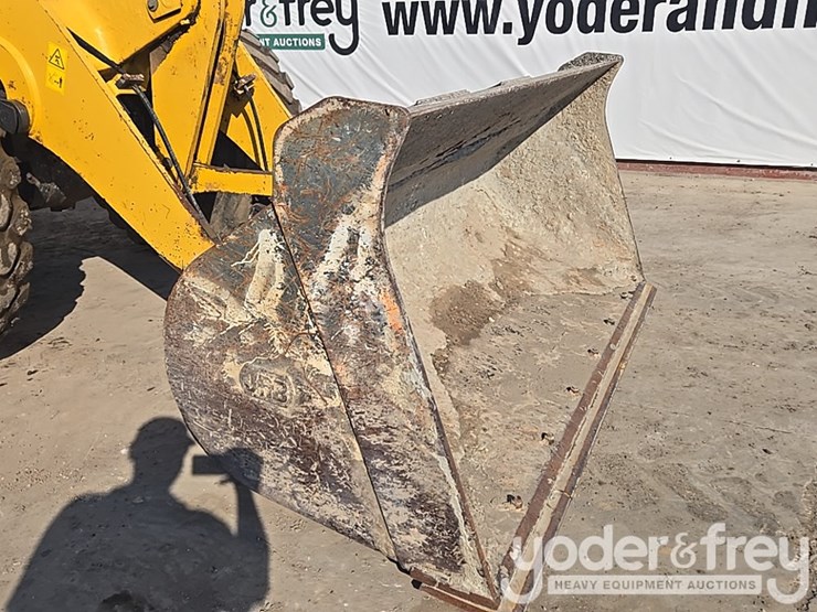 2018-komatsu-wa200-8-image-10