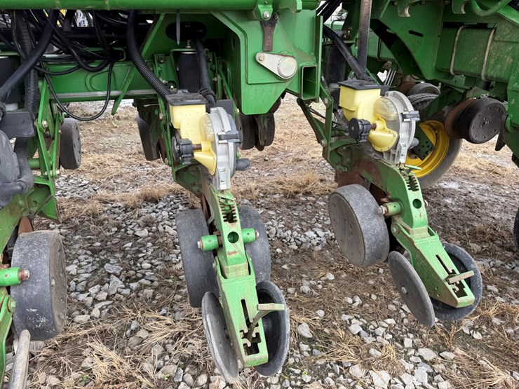 john-deere-1790-image-32