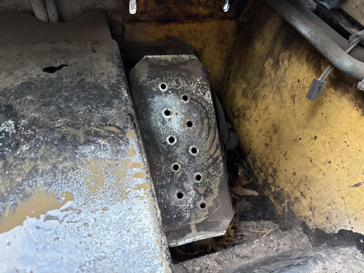 new-holland-lx885-image-48