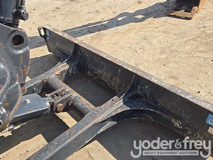 2019-deere-35g-image-16