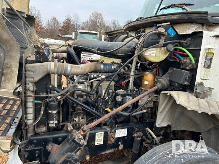 2006-mack-cxn613-vision-liquid-tender-truck-(pz14209,-unit-27926)-image-13