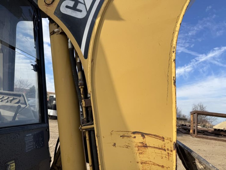 caterpillar-416b-image-33