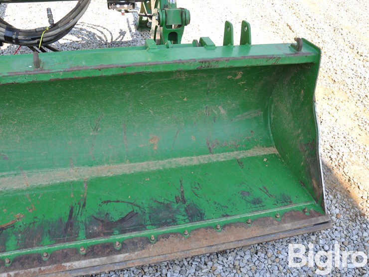 2021-john-deere-700m-image-10