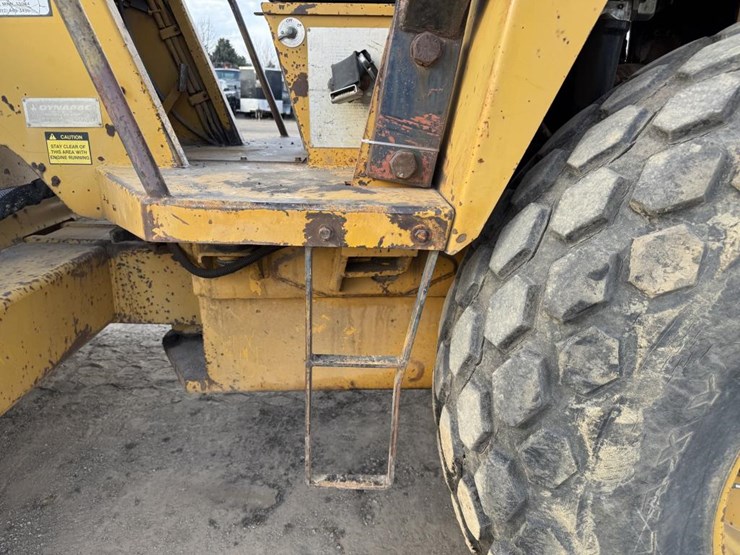 1982-caterpillar-3208-image-33