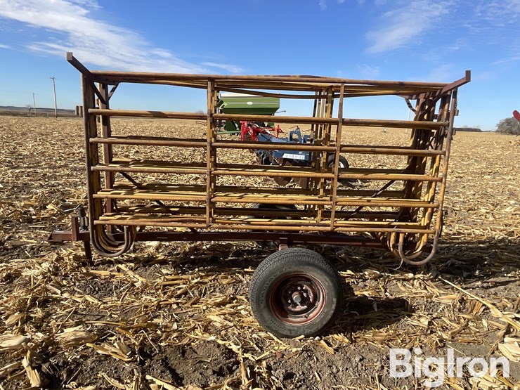 panel-trailer-w/-panels-image-8