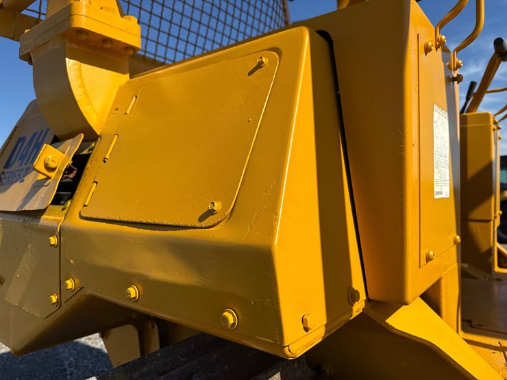 caterpillar-d4h-image-18