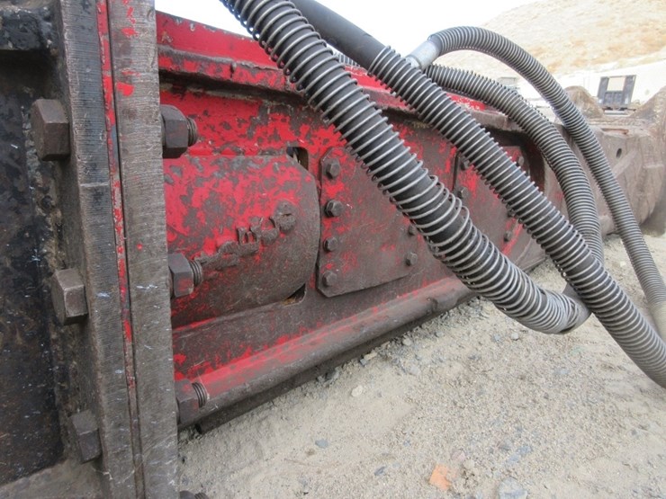 caterpillar-330-image-7