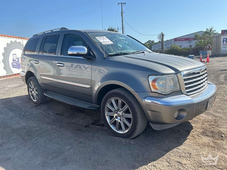 2007-chrysler-aspen-image-2