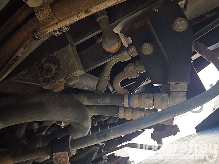 2018-komatsu-wa200-8-image-76