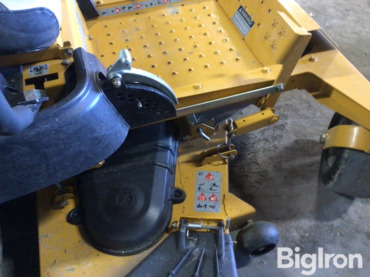 hustler-935833-lawnmower-image-10