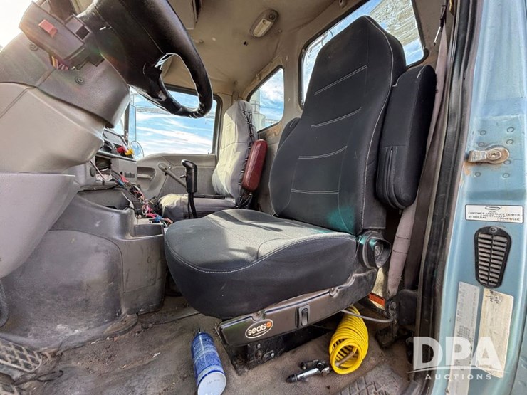 2000-caterpillar-10-image-70