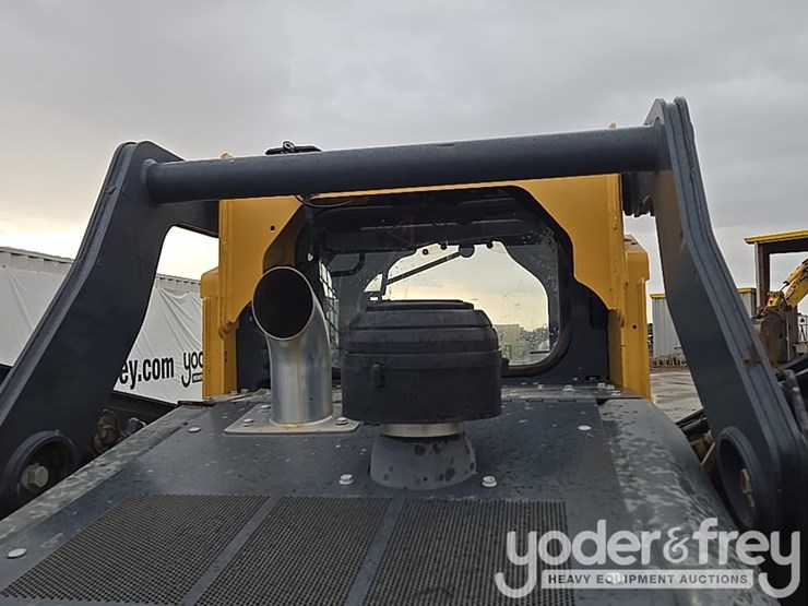 2020-deere-333g-image-58